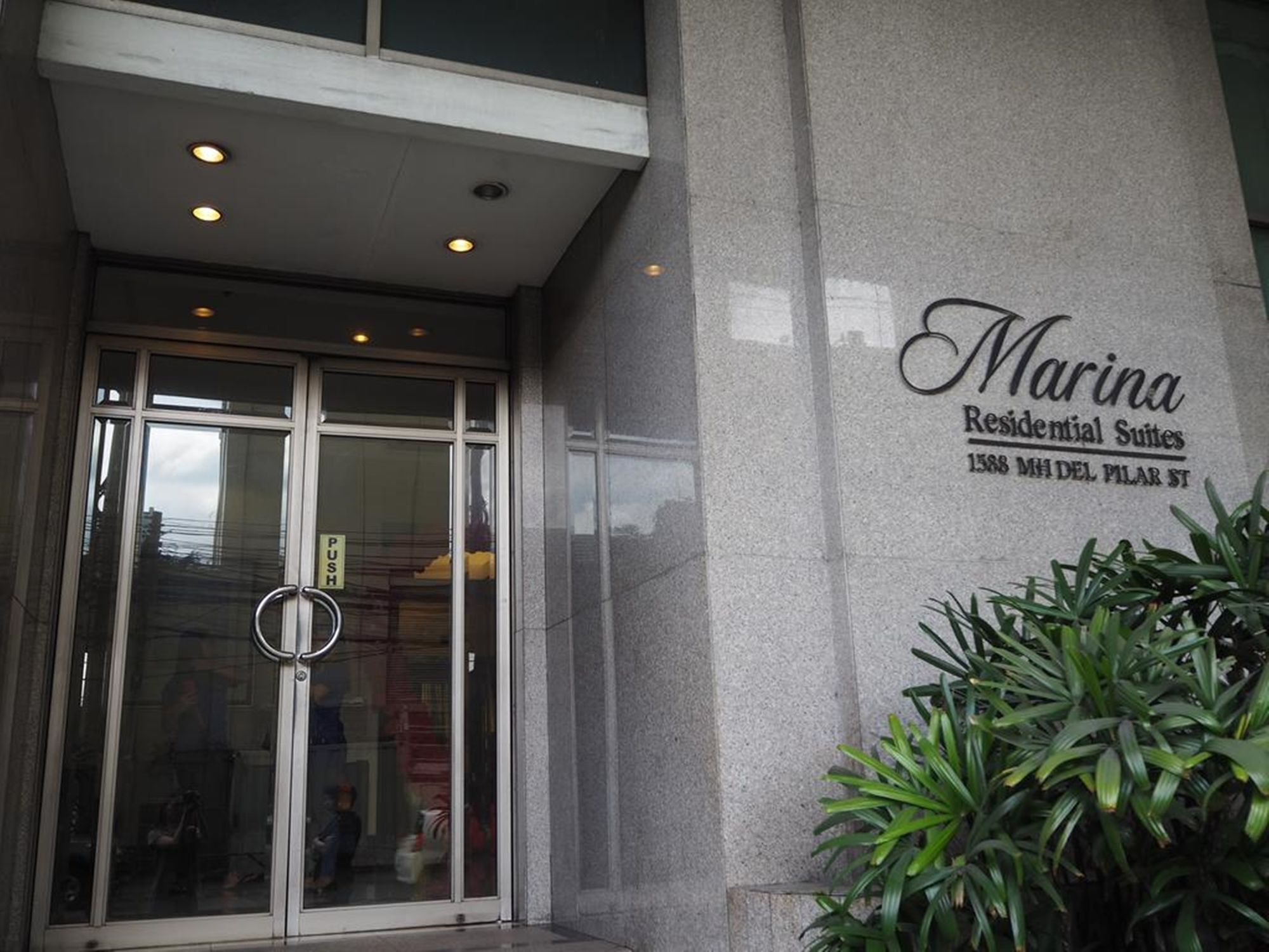 Suites De Marina Manila With Netflix 외부 사진